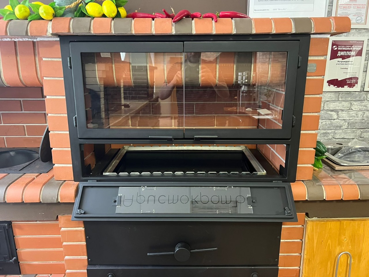 Каминная дверца со стеклом M